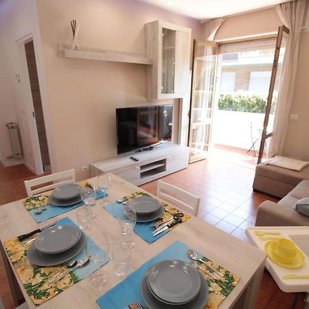 Beach House, 300 M Dal Mare, מרינה די מסה מראה חיצוני תמונה