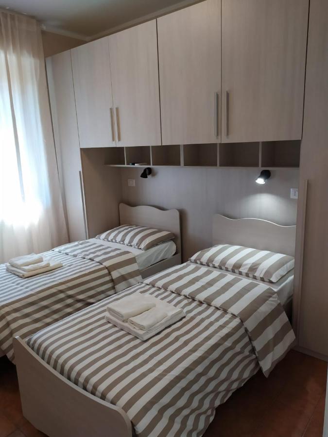 Beach House, 300 M Dal Mare, מרינה די מסה מראה חיצוני תמונה